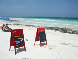 Playa Mezzanine playas de tulum guia de tulum mexico 300x225