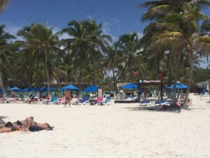 Playa Paraiso destinos en tulum guia de tulum mexico 300x225