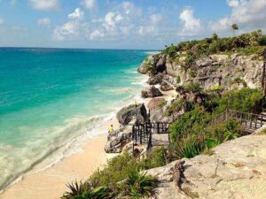 Zona Arqueologica de Tulum destinos en Tulum guia de tulum mexico 300x225