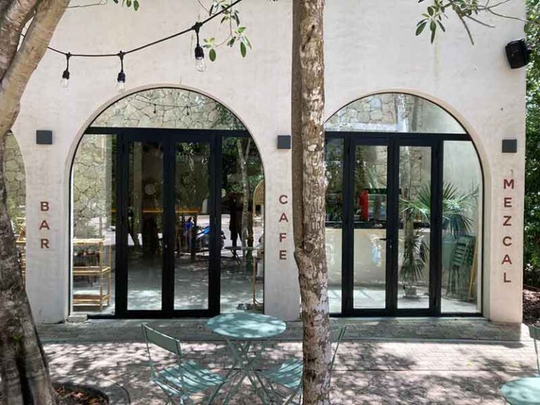 leblon Bar Cafe Mezcal1 768x576